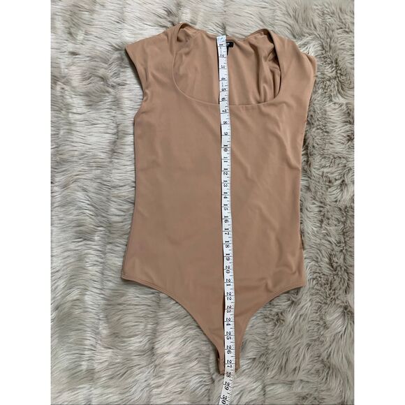 Express Body Contour High Compression Scoop Neck Cap Sleeve Bodysuit M - Picture 6 of 8